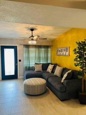 6 Bedrooms ClueThemed Home near parks